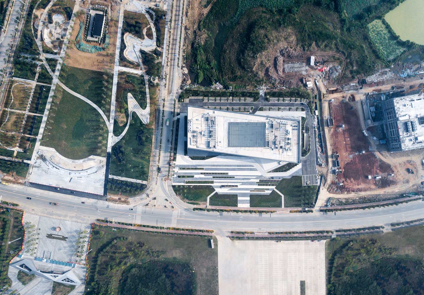 2 Huangshi Urban Complex / AUBE