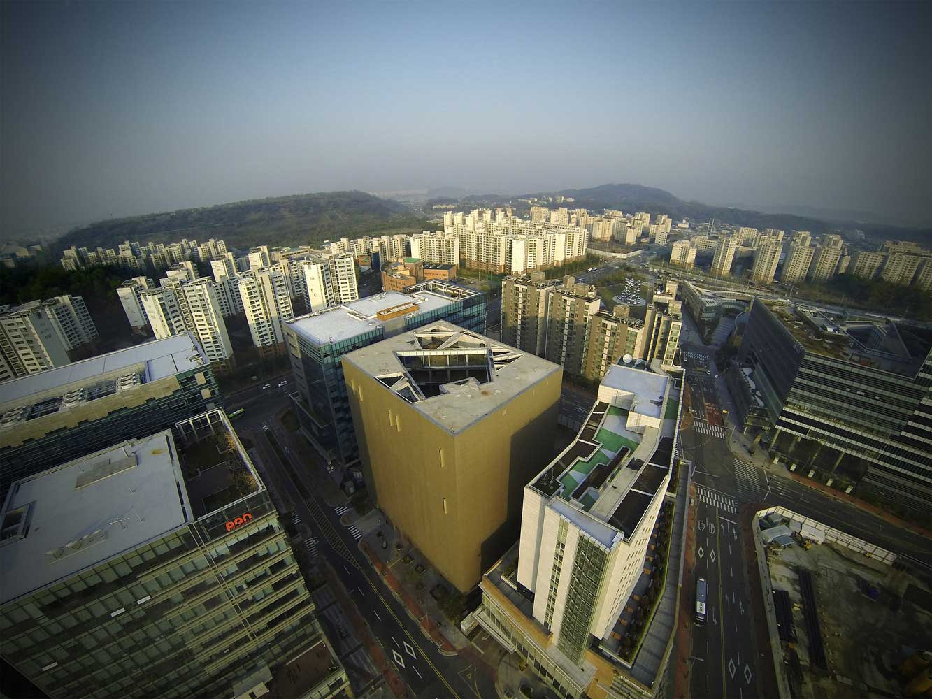 dragonfly (1) Dragonfly / iArc Architects