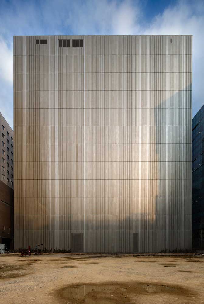 dragonfly (12) Dragonfly / iArc Architects