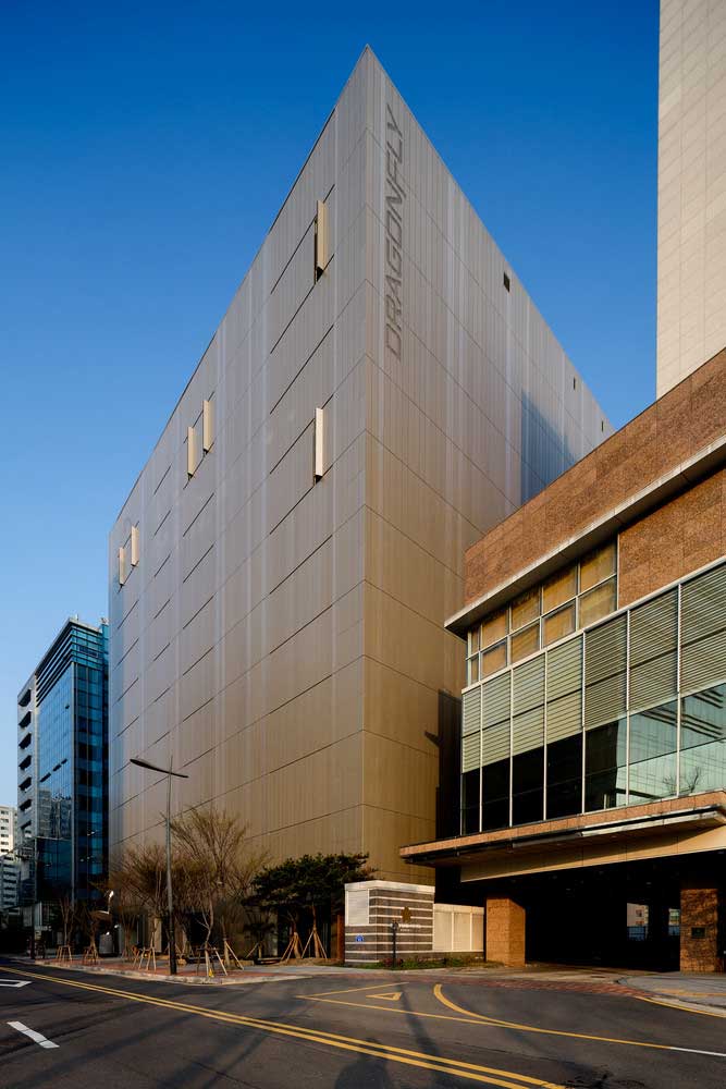 dragonfly (4) Dragonfly / iArc Architects