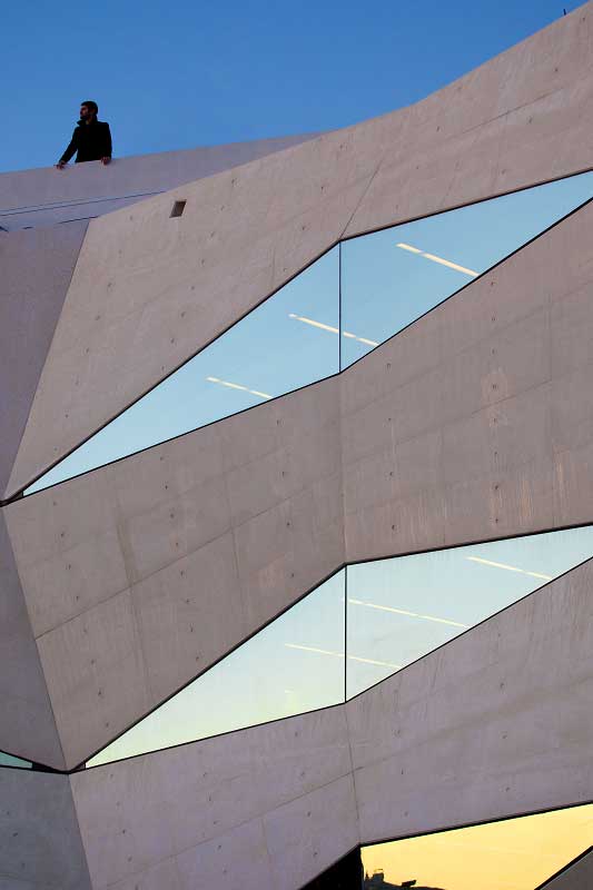 stringio-(17) Vodafone Headquarters