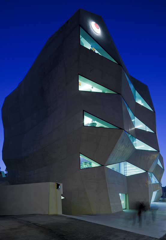 stringio-(4) Vodafone Headquarters
