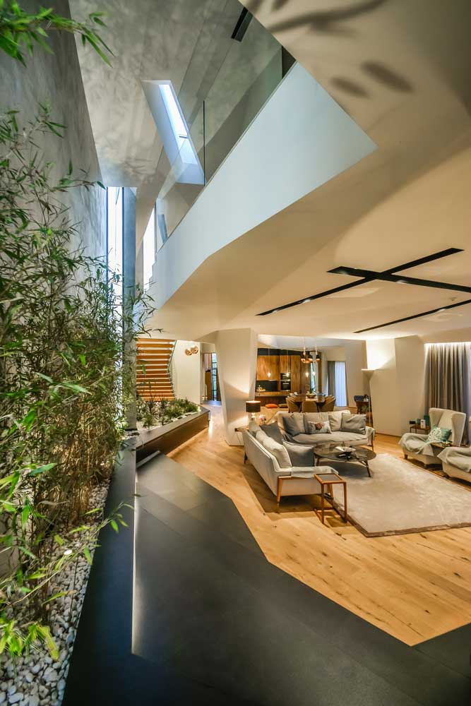 HH_(8) H House / 4M Group
