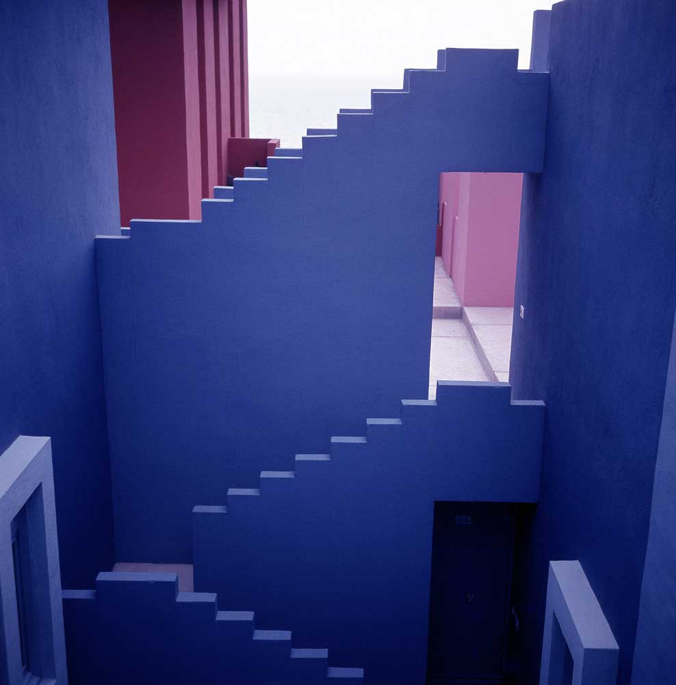 Ricardo_Bofill_Taller_de_Arquitectura_La_Muralla_Roja_Calpe_Spain_(3) La Muralla Roja