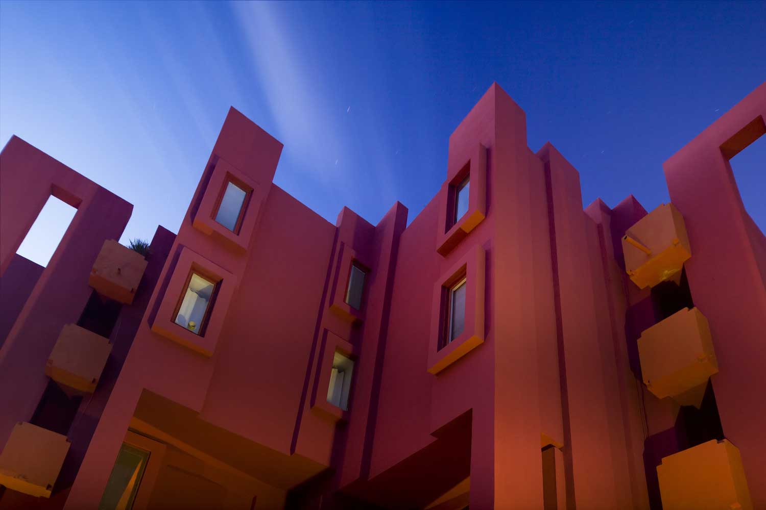Ricardo_Bofill_Taller_de_Arquitectura_La_Muralla_Roja_Calpe_Spain_(5) La Muralla Roja