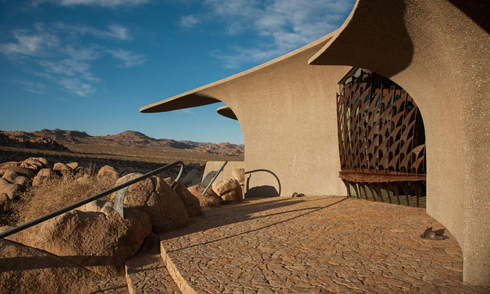17-Kendrick-Bangs-Kellogg-Joshua-Tree-California-yatzer The Desert House