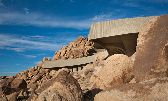 7-Kendrick-Bangs-Kellogg-Joshua-Tree-California-yatzer The Desert House